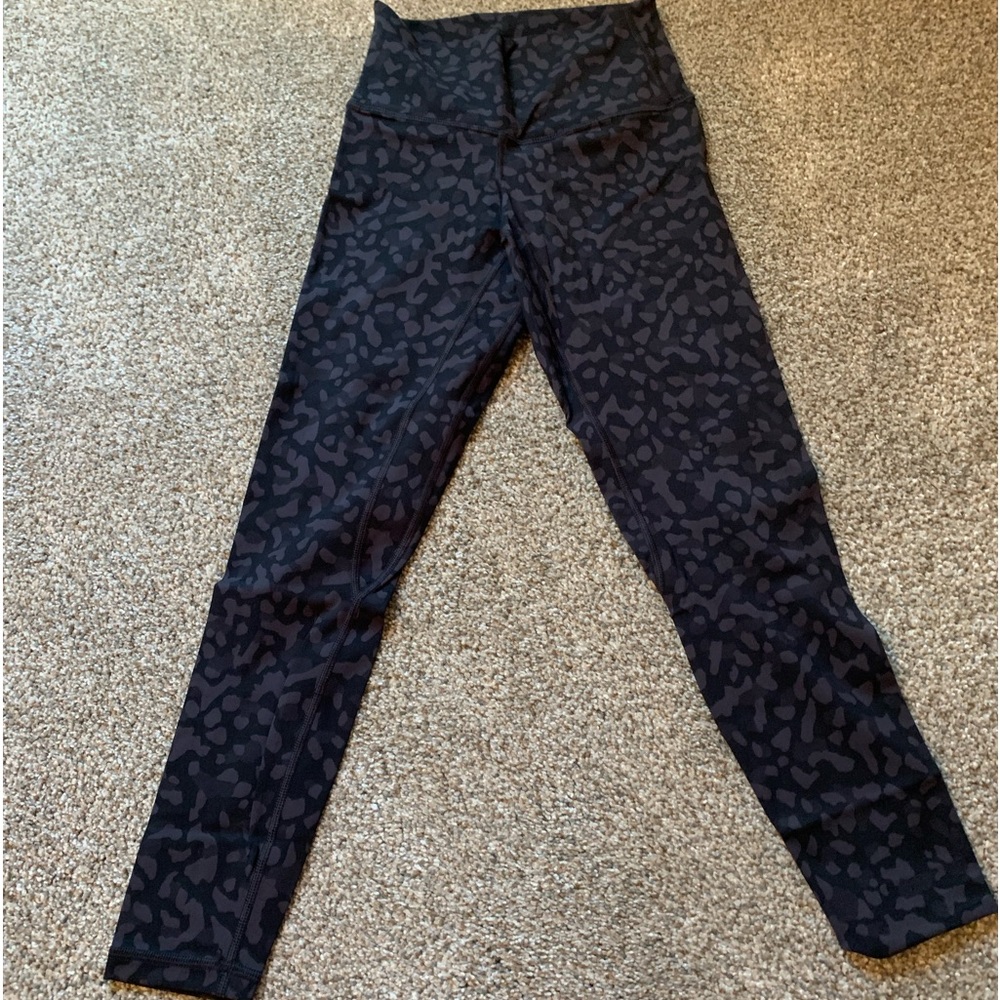 Animal print black leggings by J80 fit